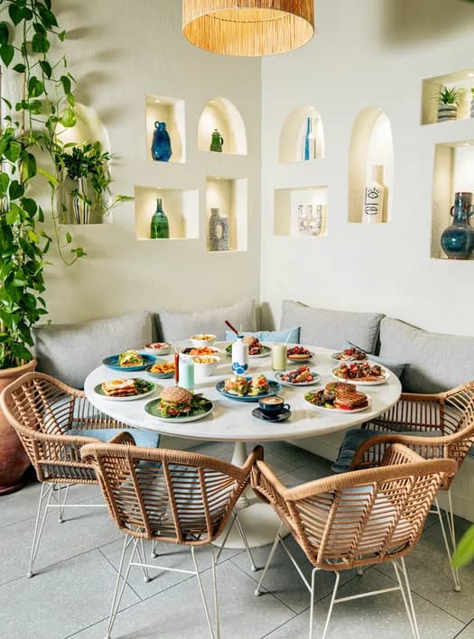 Table de brunch dressée